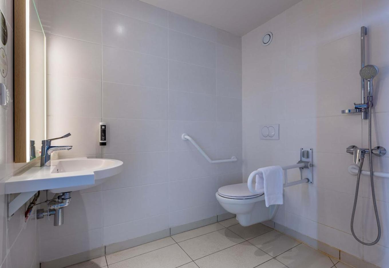 B&B Hotel Chartres Oceane Ngoại thất bức ảnh